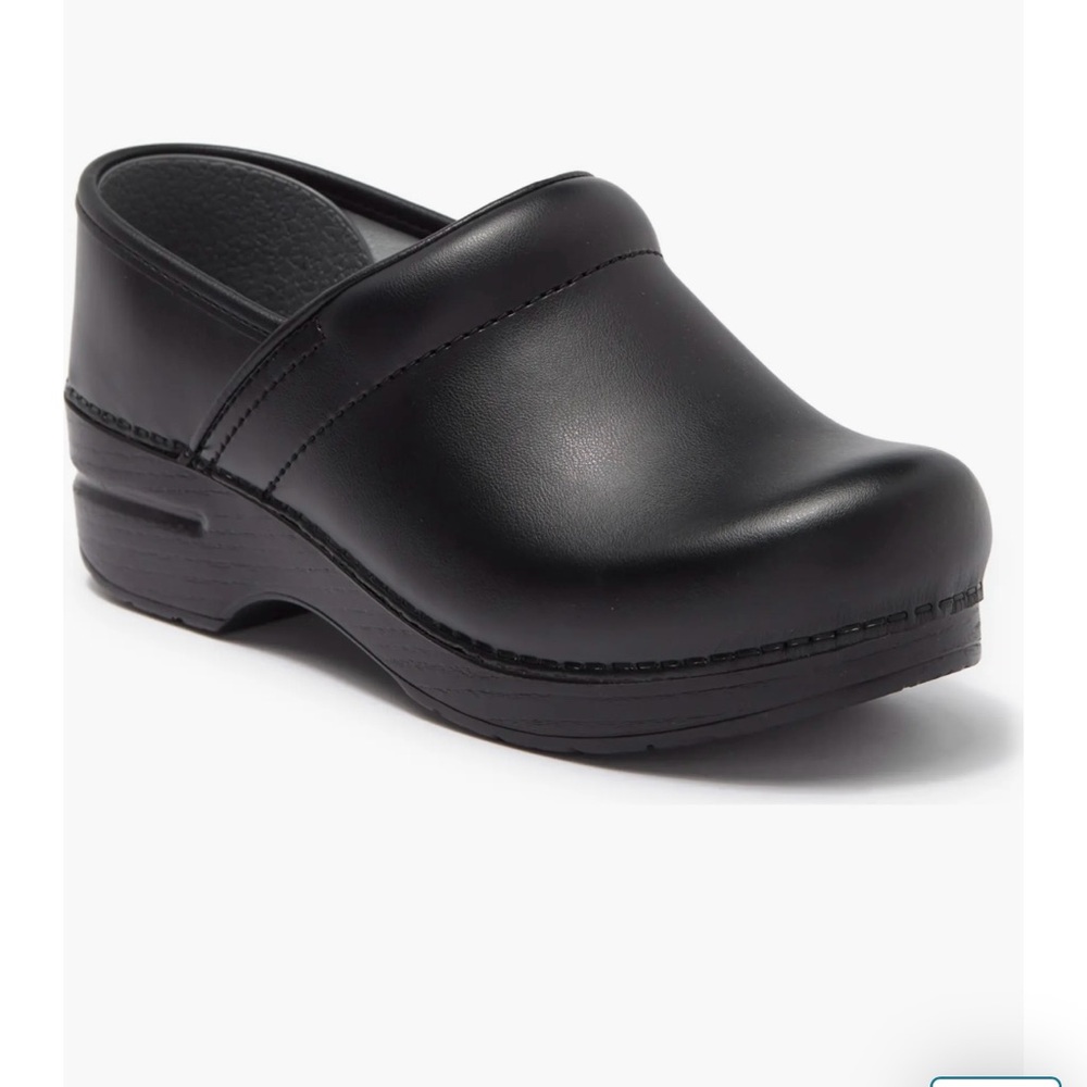 Brand new black dansko clogs size 39(8.5-9)